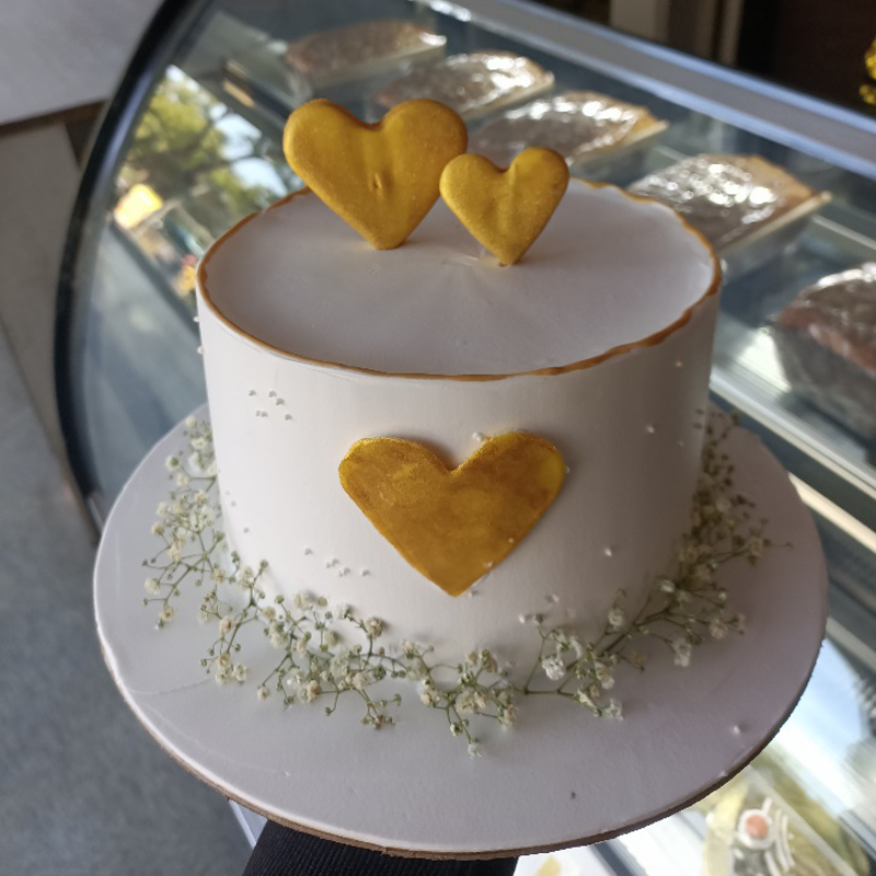 Love theme cake